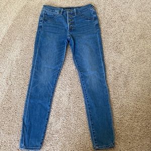 Express Jeans. Size: 6 Regular